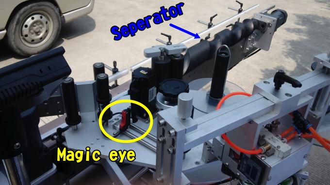 چپکنے والی کیل پولش لیبل ایپلیکیٹر مشین 220V 1.5HP 50 / 60HZ راؤنڈ کی بوتلوں کے لئے