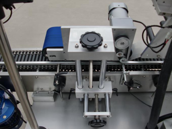 کنویر موٹر HY برانڈ شیشی لیبلنگ مشین ، الیکٹرانکس کے لئے ساتویں بیٹری لیبل اسٹیکر مشین