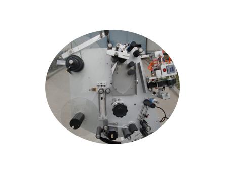 سرٹیفکیٹ ڈبل پرت لیبل اسٹیکر کے ساتھ 10ML چھوٹی بوتل لیبلنگ مشین