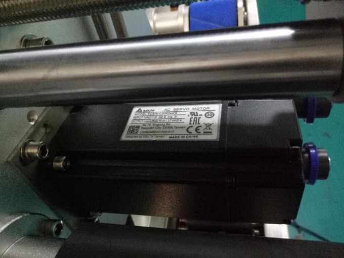 SUS304 کابینہ دو رخا اسکوائر بوتل اسٹیکر لیبلنگ مشین ذاتی نگہداشت کی مصنوعات کے ساتھ