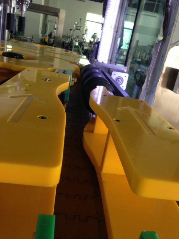 اعلی پیداوار شراب / بیئر کی بوتل لیبلنگ مشین ، گول بوتل لیبلر