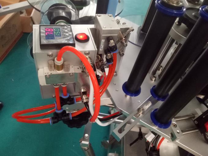 کوڈنگ مشین کے ساتھ تخصیص شدہ تین یا ڈبل سائیڈ اسٹیکر لیبلنگ مشین