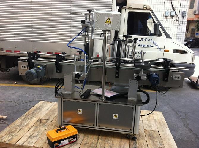 چپکنے والی لیبل کے ل High اعلی صحت سے متعلق دوہری لیبل راؤنڈ بوتل اسٹیکر لیبلنگ مشین