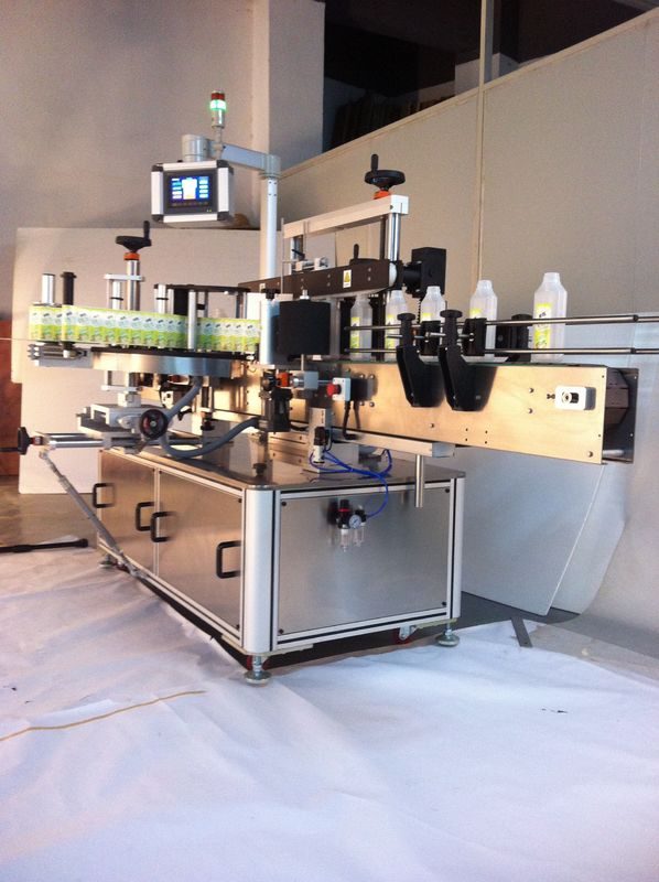 چین ڈرنکس اسکوائر بوتل لیبلنگ مشین ڈبل رخا اسٹیکر لیبلر سپلائر